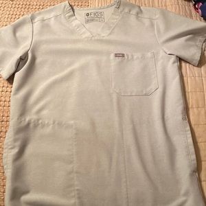Figs scrub top